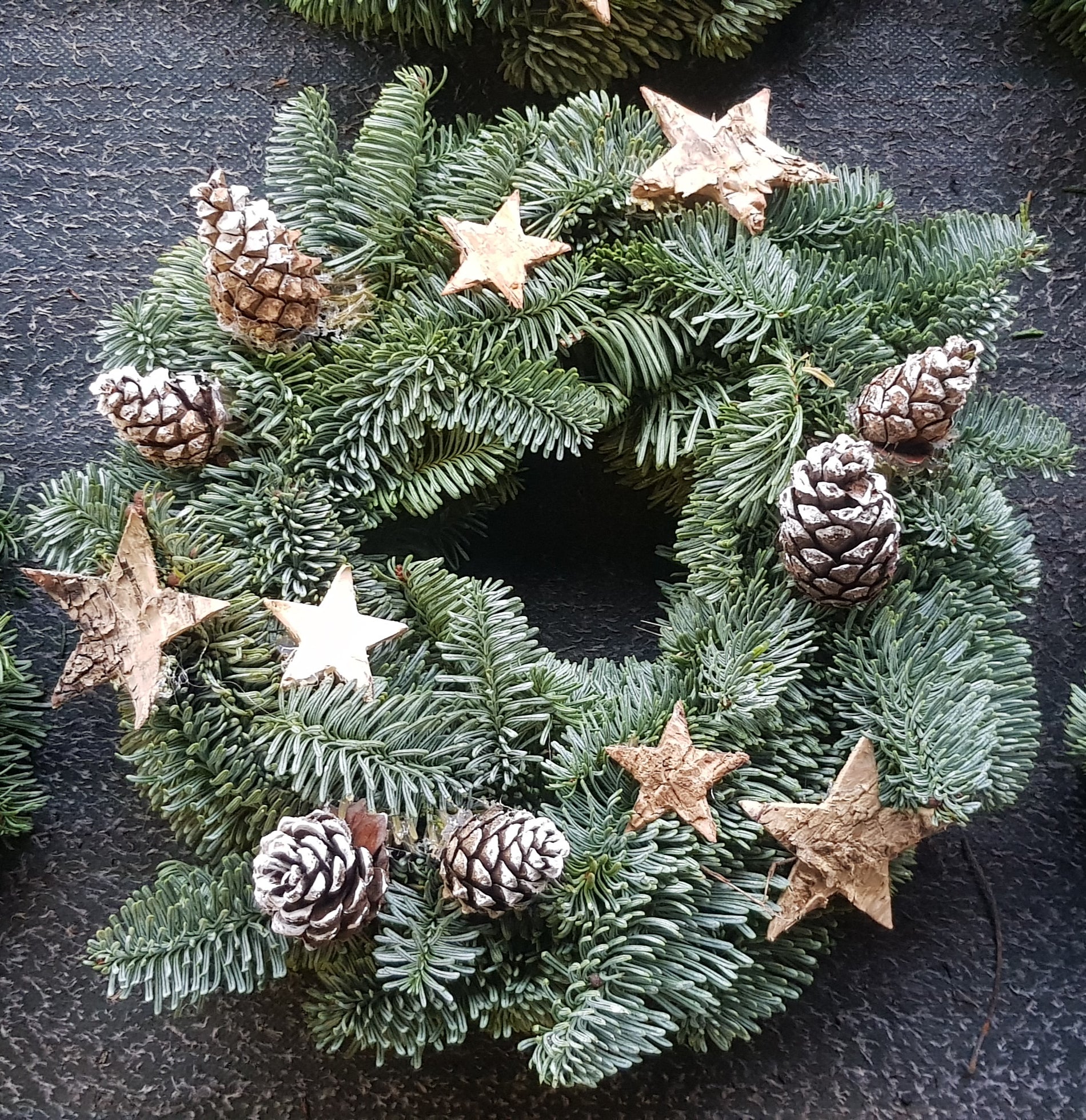 Decorated Wreath - 25cm diameter
